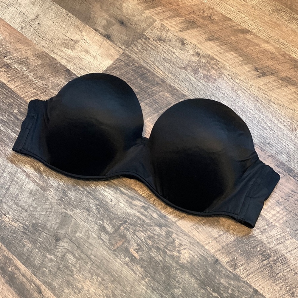 Cacique Strapless Multi-Way Black Bra. Size 42D.